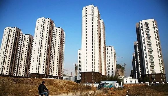 記者在朔州市朔成區(qū)住房建設(shè)局采訪時